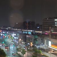 新幹線の走るのが見えます。