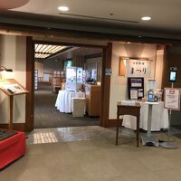 朝食会場の「まつり」