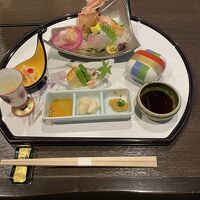 夕食はお部屋で天麩羅を揚げてもらえます。