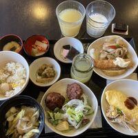 朝食の盛付け例