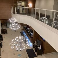 ロビー（ロビー手前にウェルカムドリンク）