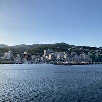 堤防からの熱海の街とサンビーチ