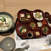 夕食の精進料理です。思いの外のボリュームに大満足！