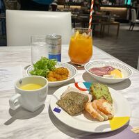 ラウンジサービス