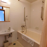 左側にはトイレがあります