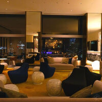 レセプションのある36階のロビー