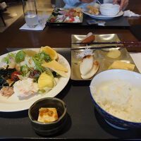 朝食のビュッフェ