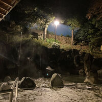 夜遅く独泉になったので露天風呂を撮影