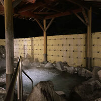 夜遅く、独泉になったので露天風呂を撮影