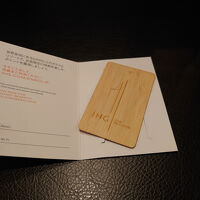 クラブフロアのルームキーは木製