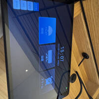 部屋の照明&空調はベッド脇のタブレットで一括管理できます！