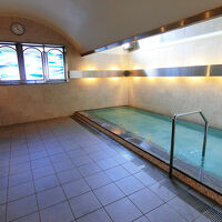 大浴場はステンドグラスが美しい