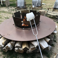 夕方には焚火ラウンジがオープン