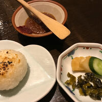 おにぎりも、自分で焼いて、味噌を付けて食べました。