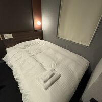 部屋の様子。綺麗ですが狭めです。