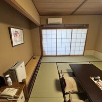 部屋の様子。リニューアル済みで綺麗です。