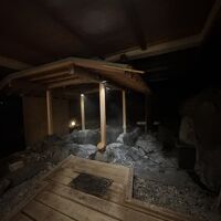 露天風呂は小鹿野から運んだ天然温泉で、気持ちよく入れます。