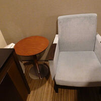 何かと便利な小さいテーブルとイス