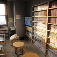 湯上り休憩ルームには多数の漫画本配備。