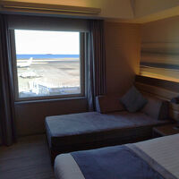 滑走路が見える広めのツインルーム