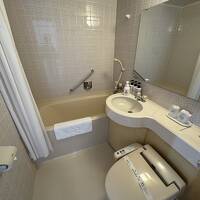 部屋トイレ洗面は広めのUB。