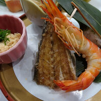 骨せんべいがサクサク