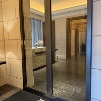 一階の入り口をまっすぐ行って12階へ