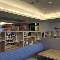 朝食会場兼ラウンジ