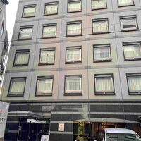 広い道路には面していません。