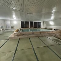 畳張りの大浴場