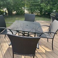 外のお庭のベンチ