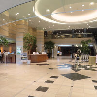 広々としたロビー