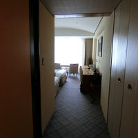 ドアを入った所