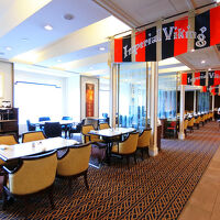 SALという本館のビュッフェダイニング