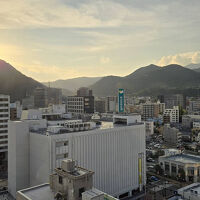 旭山の山頂に太陽が沈んでいきました