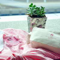 ロイヤルハワイアンのバスローブと特典のポーチ