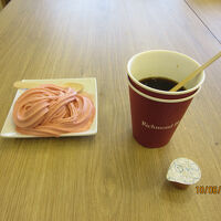 ラウンジでドリンク・アイスが楽しめた。