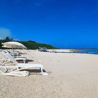 ホテル前のビーチ