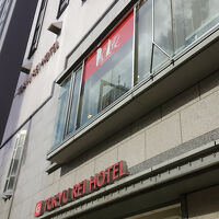 大街道のアーケードの目の前という抜群の立地でした。