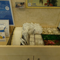 アメニティはフロント横に用意しています。