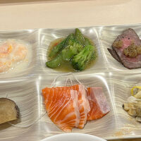 夕食にはいぶりがっこチーズ