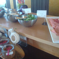朝食バイキングの一部（サラダ）