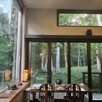 広々した場所でのごはん