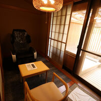 マッサージチェアの設備も部屋に。