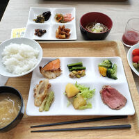 お箸が揃っておらず、失礼しました。