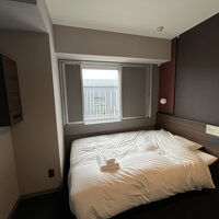 シンプルで清潔なお部屋